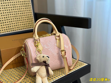EN - Luxury Bags LUV 737