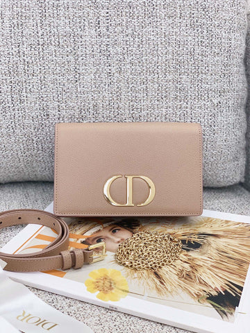 Top Quality MeTop Qualityum Top Quality 30 Montaigne 2-In-1 Pouch Grained Creme For Women 7.5in/19cm CD