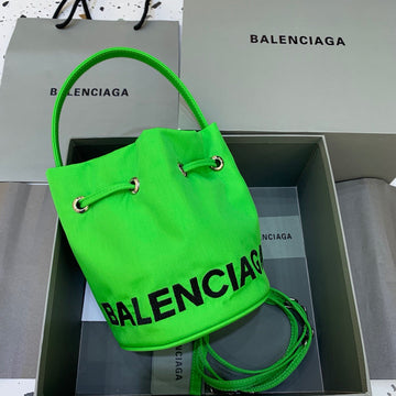 Top Quality Le Cagole MeTop Qualityum Bucket Bag In Green, For Women,  Bags 11.8in/30cm