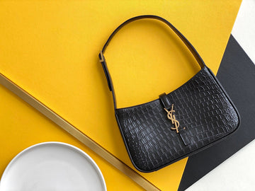 YSSL LE 5 Ã 7 Hobo Bag Black In Embossed Material For Women 9in/23cm YSL 657228DZESW1062