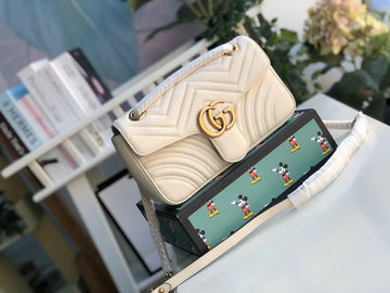 gg Marmont Small MatelassÃ© Shoulder Bag White MatelassÃ© Chevron For Women 10in/26cm 443497 DTDIT 9022