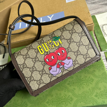 gg Mini Printed Monogrammed Coated-Canvas Messenger Bag Beige And Ebony gg Supreme Canvas For WomenÂ  7.1in/18cm gg 1647597277738776