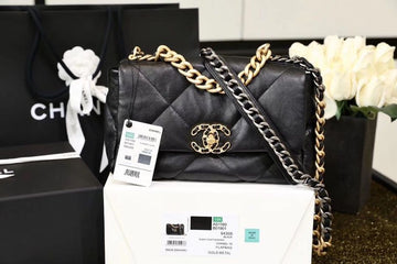CHL 19 Handbag 26cm Black For Women AS1160 B04852 94305
