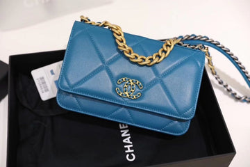 CHL 19 WOC Top Qualityap Bag 20cm Goatskin Leather Spring/Summer Act 1 Collection, Blue