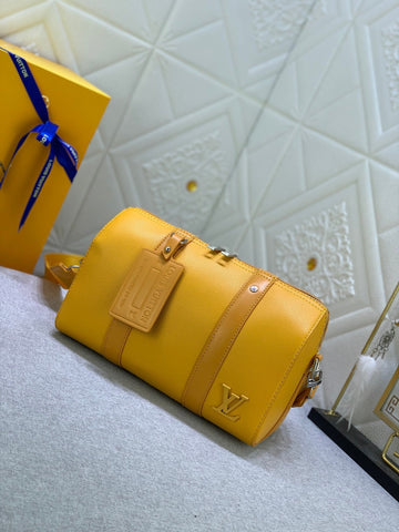 EN - New 1:1 rep  Bags LUV 680