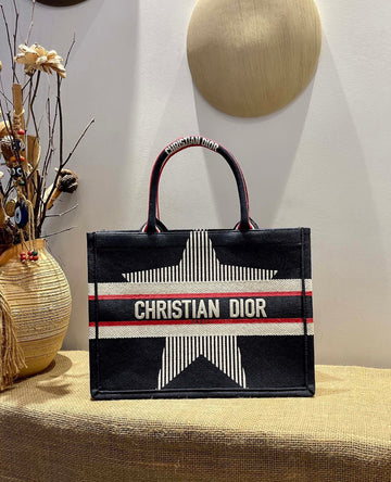Top Quality MeTop Qualityum DYORAlps Book Tote Black Three-Tone Embroidery, Black, For Women WomenÂs Handbags, Shoulder Bags, 36cm CD