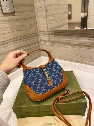 EN - New 1:1 rep  Bags GCI 221
