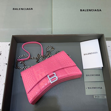 Top Quality Hourglass Wallet On Chain in Pink, For Women,  Bags 9in/23cm