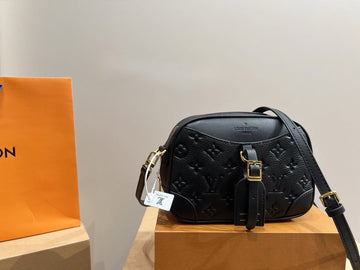 EN - Luxury Bags LUV 756