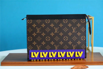 Top Quality Pochette Voyage MM Top Quality Rubber Monogram Canvas Brown For Men, Travel Accessories 27cm Top Quality M80792