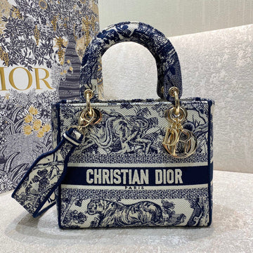 Top Quality MeTop Qualityum Lady D-Lite Bag Blue Toile de Jouy Reverse Embroidery, Blue Handbags, Crossbody Bags, 24cm CD M0565ORGO_M928