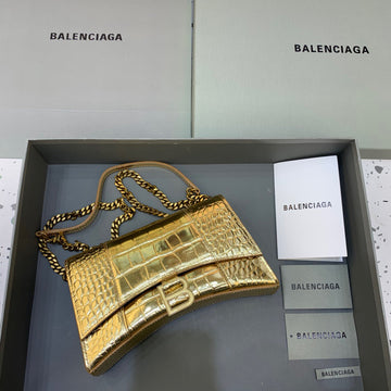 Top Quality Hourglass Wallet On Chain in Gold, For Women,  Bags 9in/23cm