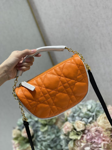 Top Quality Small Vibe Hobo Bag Top QualityuoresTop Qualitynt Orange Macrocannage, Orange Handbags, Crossbody Bags, 20cm CD M7200ODDO_M057