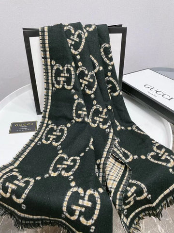 EN - Luxury GCI Scarf 025