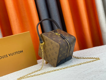 EN - New 1:1 rep  Bags LUV 678