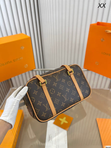 EN - New 1:1 rep Lux Bags LUV 551