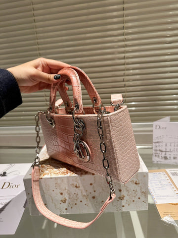 EN - Luxury Bags DIR 372