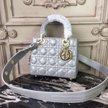 Top Quality Small Lady Bag Gold Toned Hardware Pearl SiTop Qualityer White For Women 8in/20cm CD