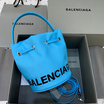 Top Quality Le Cagole MeTop Qualityum Bucket Bag In Light Blue, For Women,  Bags 11.8in/30cm