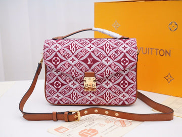 EN - New 1:1 rep  Bags LUV 128