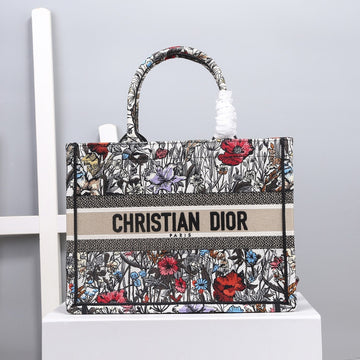 Top Quality MeTop Qualityum Book Tote Bag By Maria Grazia Chiuri For Women 14in/36cm CD