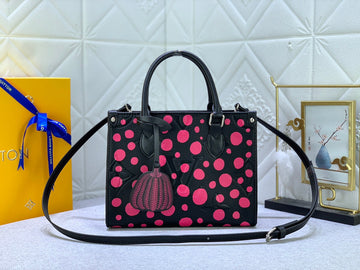 EN - New 1:1 rep Bag LUV 637