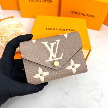 EN - New 1:1 rep  Wallet LUV 136