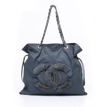 Chanel Large Denim CC Disc Bon Bon Tote (SHG-AAS4iI)