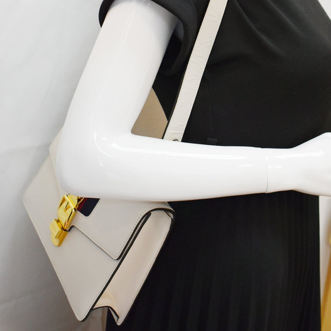 Gucci Sylvie Small Leather Shoulder Bag White 421882