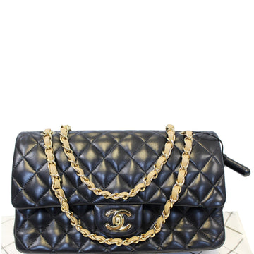 CHANEL Classic Jumbo Quilted  Leather Double Flap Shoulder Bag