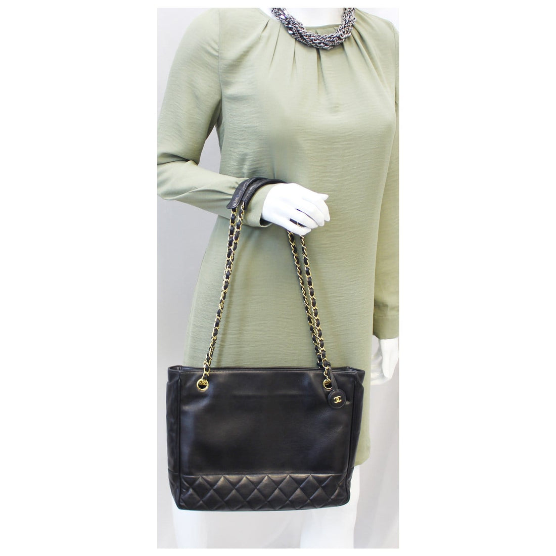 CHANEL Black  Tote Shoulder Bag