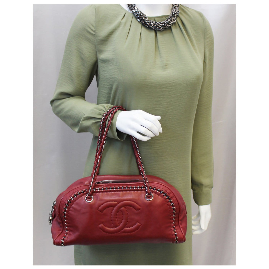 CHANEL Smooth Calfskin Petit Luxe Ligne Bowler Satchel Bag Red