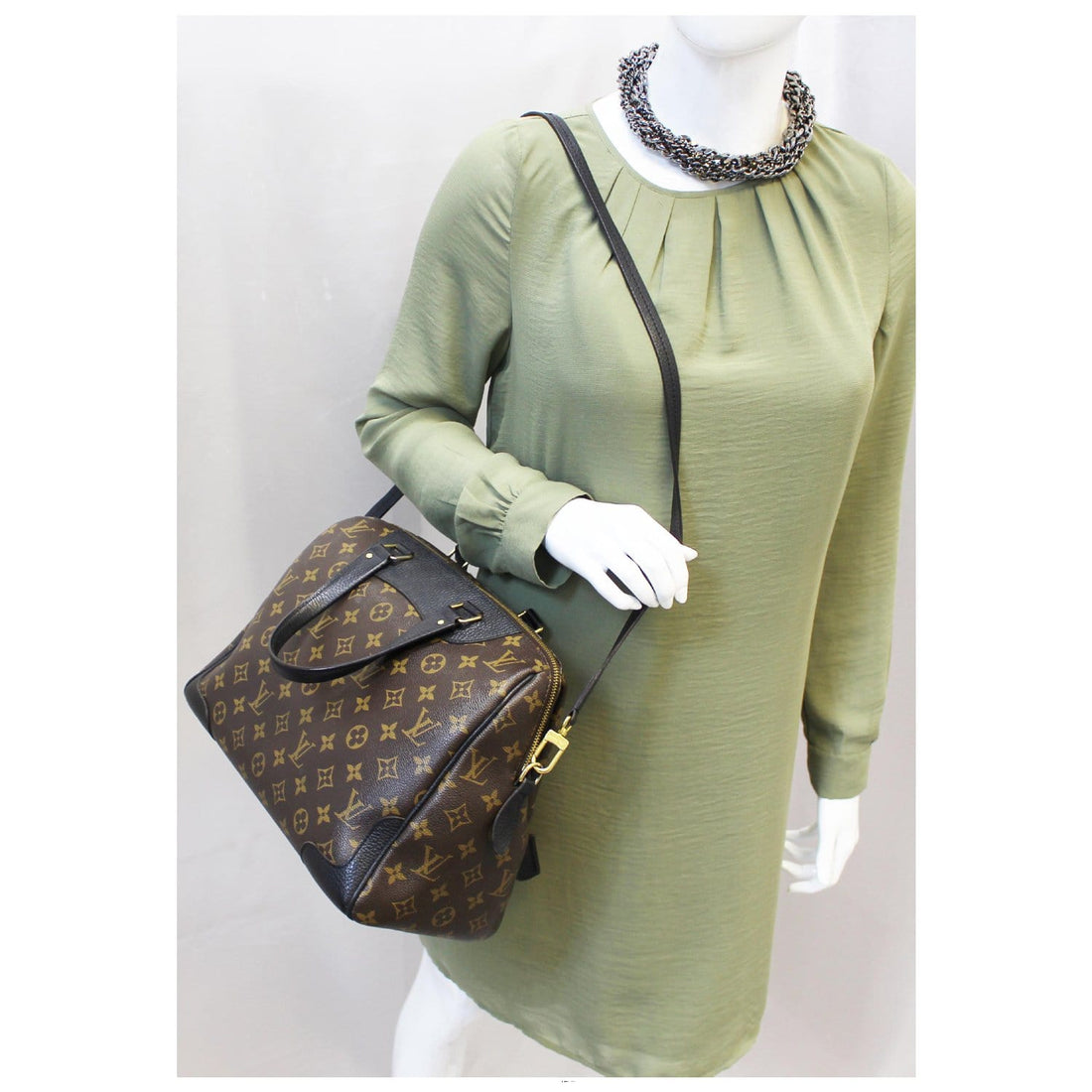 LOUIS VUITTON Retiro NM Monogram Canvas Shoulder Bag Noir