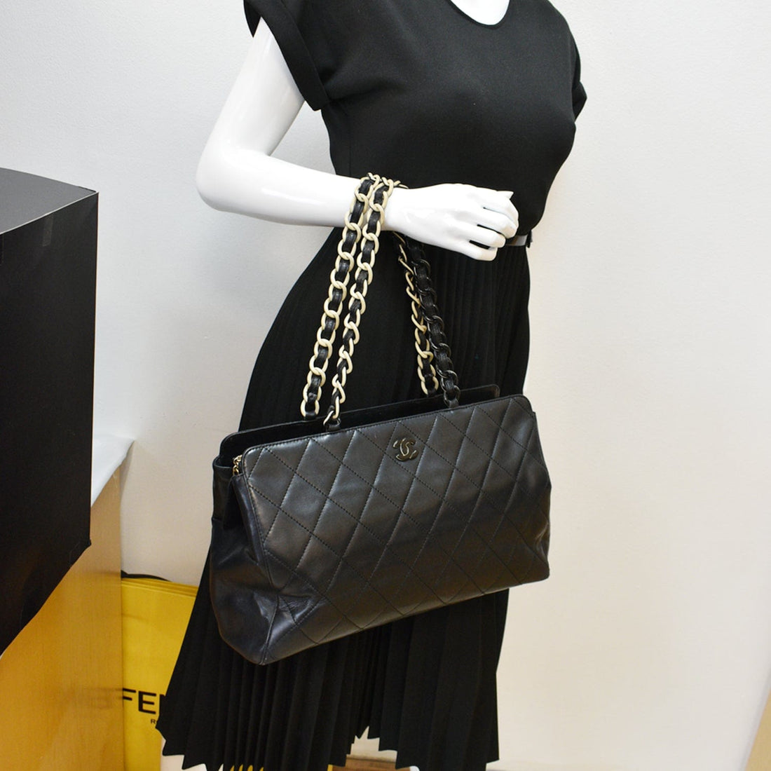 CHANEL  Bekko  Leather Chain Tote Bag Black