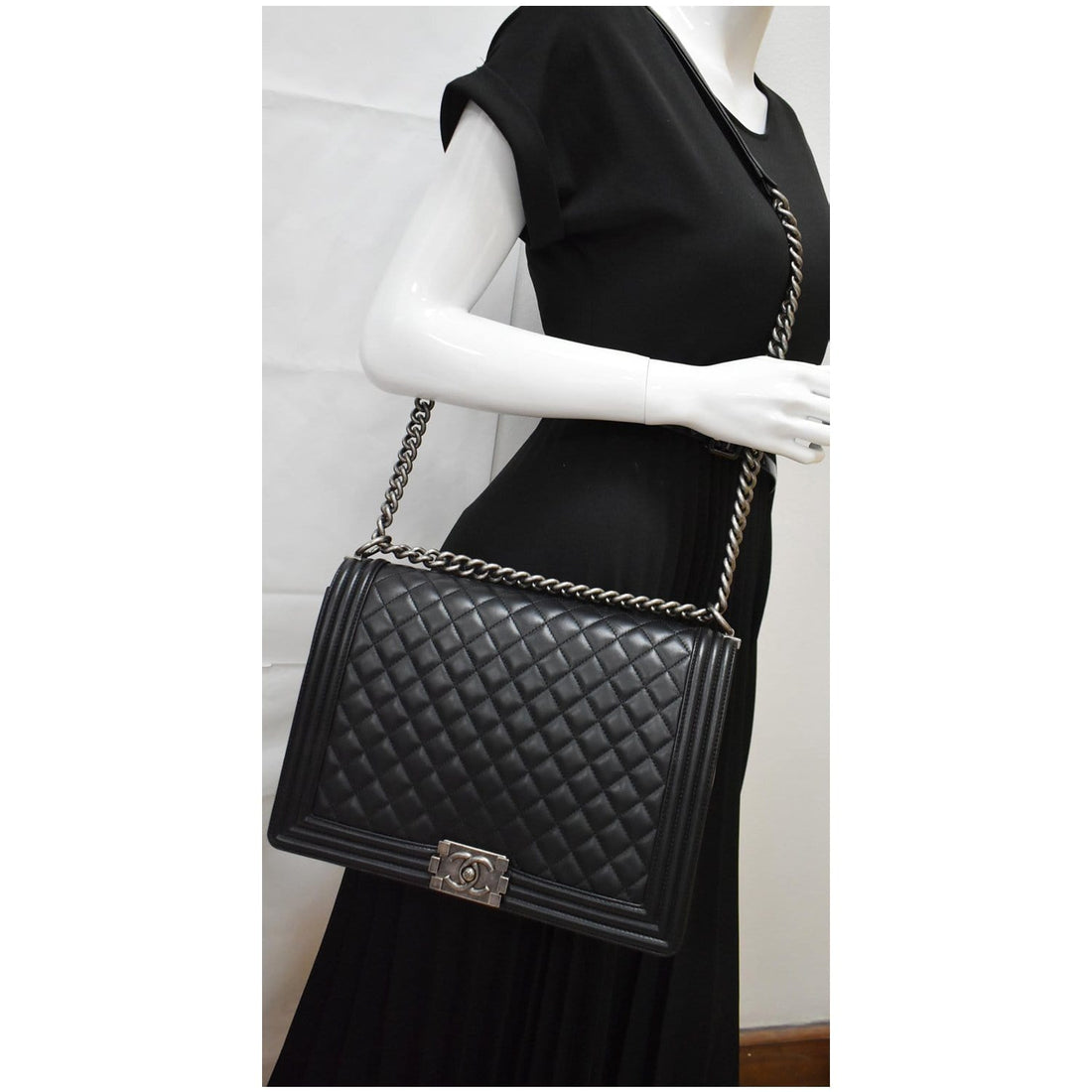 CHANEL Large Boy Flap  Quilted Leather Shoulder Bag Black