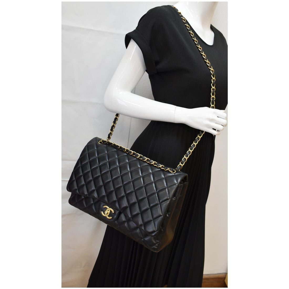 CHANEL Maxi Double Flap  Leather Shoulder Bag Black