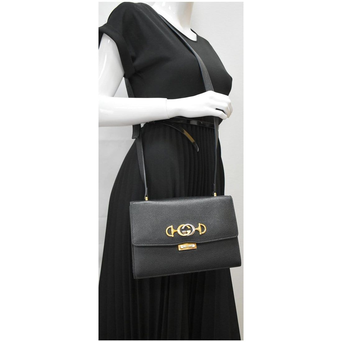 GUCCI Zumi Small Grainy Leather Chain Crossbody Bag Black 576388