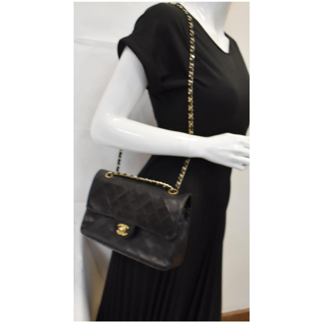 CHANEL CC  Classic Medium Double Flap Calf Shoulder Bag Black