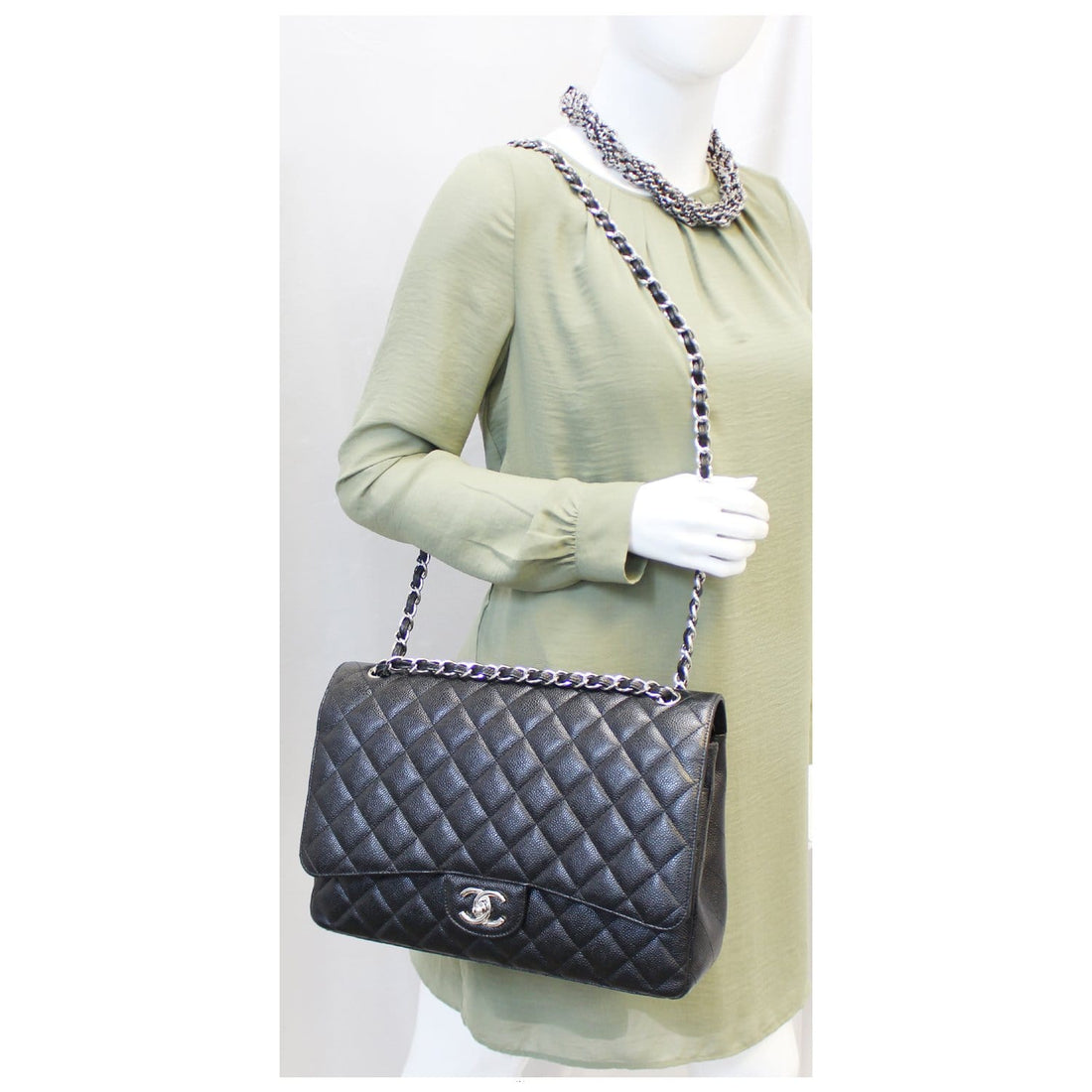 CHANEL Maxi Caviar Leather Leather Jumbo Double Flap Shoulder Bag Black