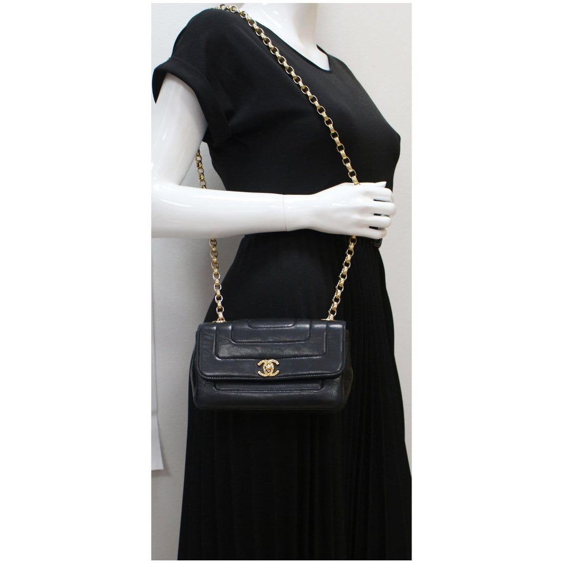 CHANEL  Border Flap Lambskin Shoulder Bag Black