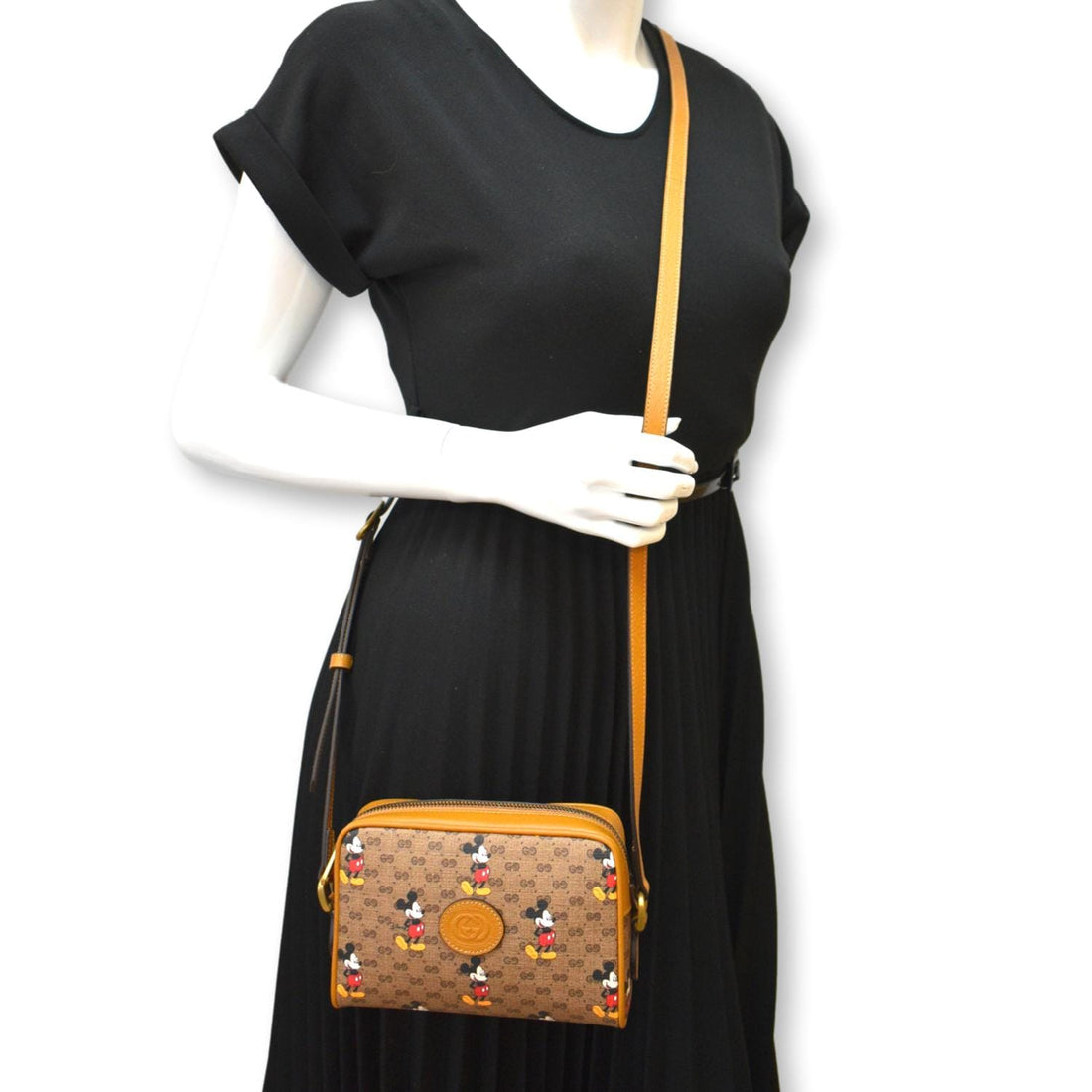 GUCCI x Disney Mickey Mo GG Supreme Coated Canvas Crossbody Bag Brown 602536