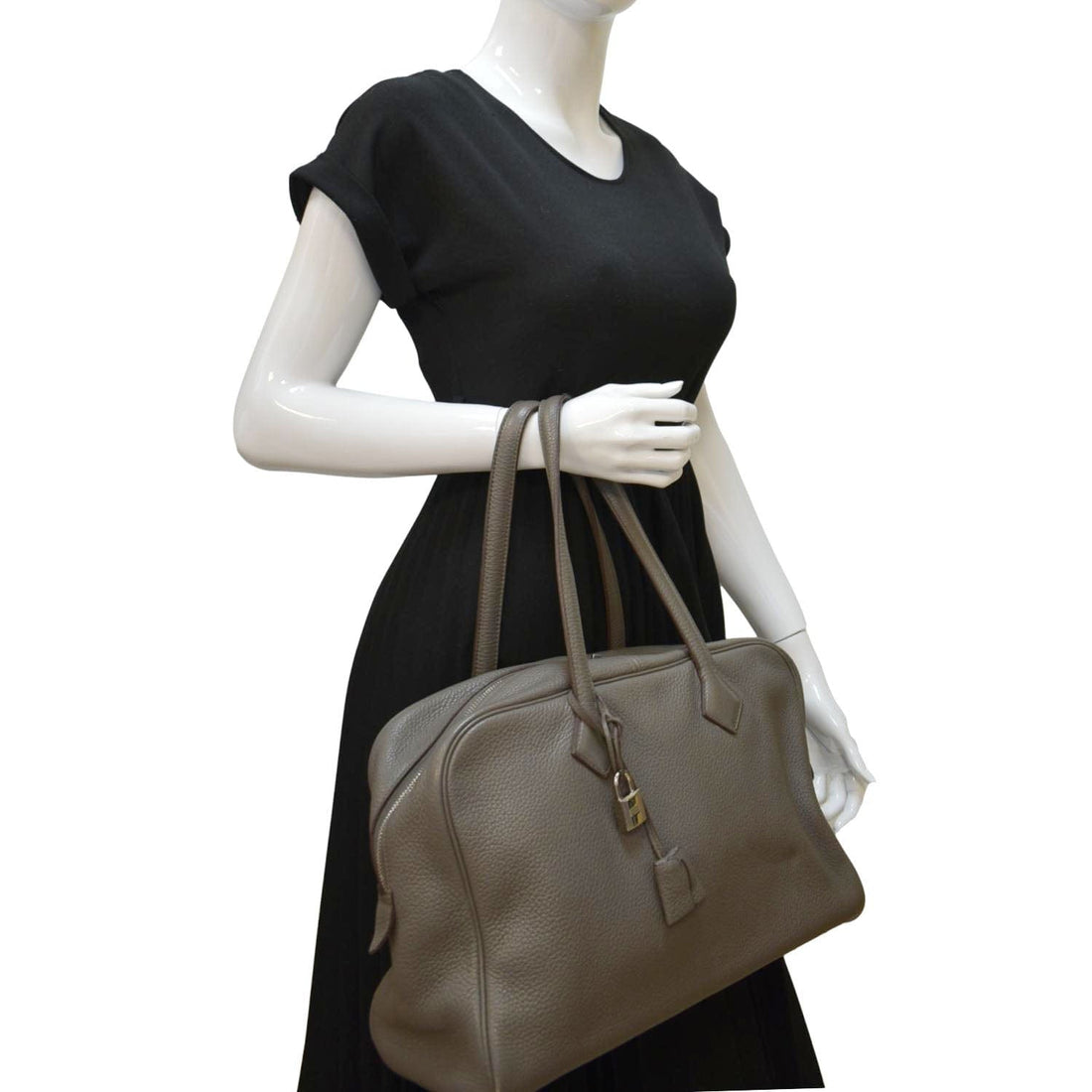 HERMES Victoria II Taurillon Clemence Leather Shoulder Bag Taupe