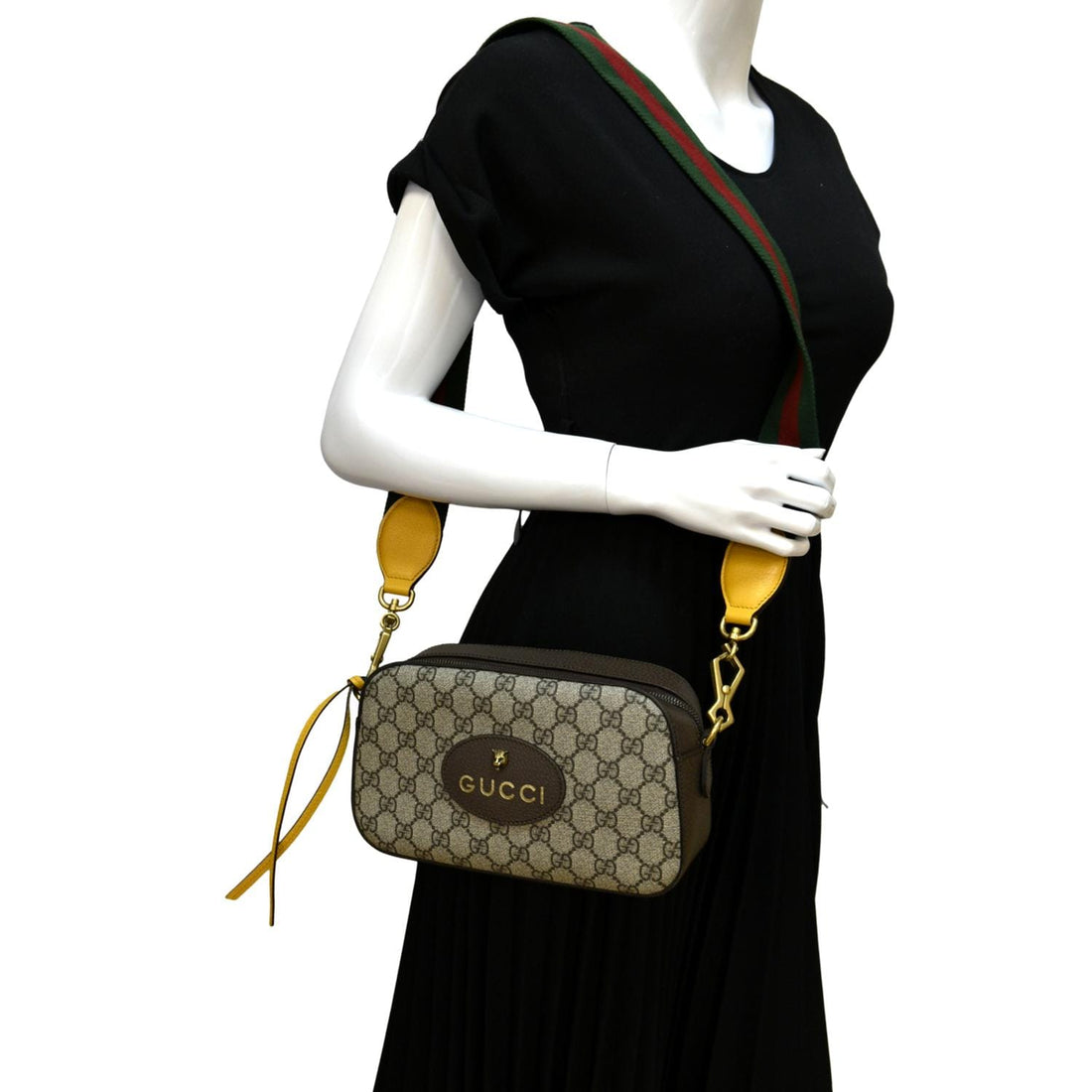 GUCCI Neo  GG Supreme Canvas Messenger Bag Beige 476466