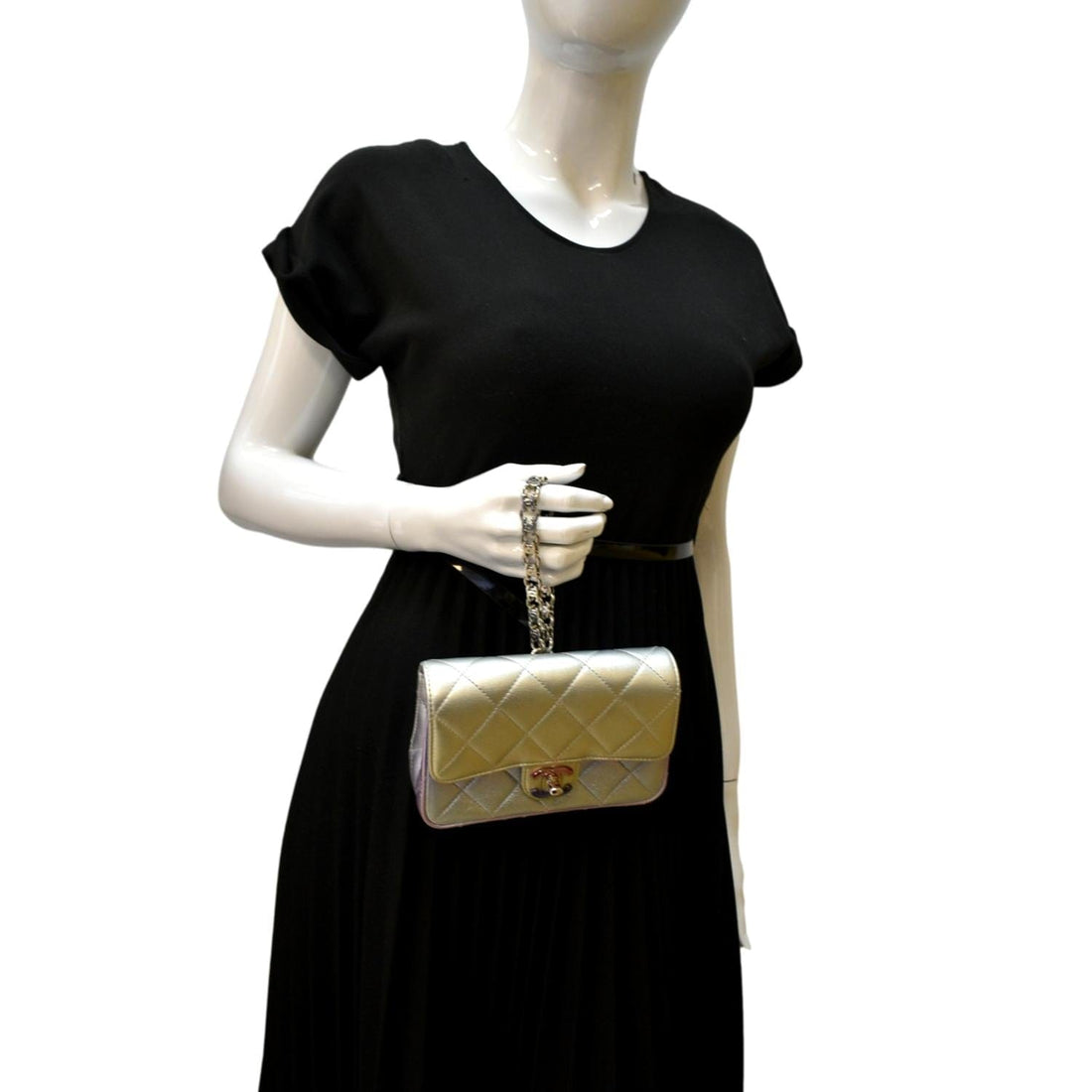 CHANEL Gradient Metallic Quilted  Leather Clutch Bag Silver