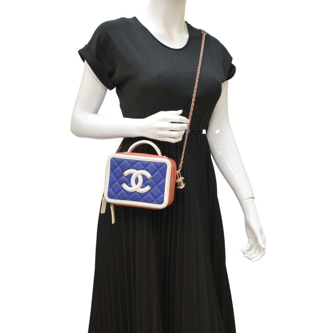 CHANEL Filigree Quilted Caviar Leather Top Handle Vanity Case Blue