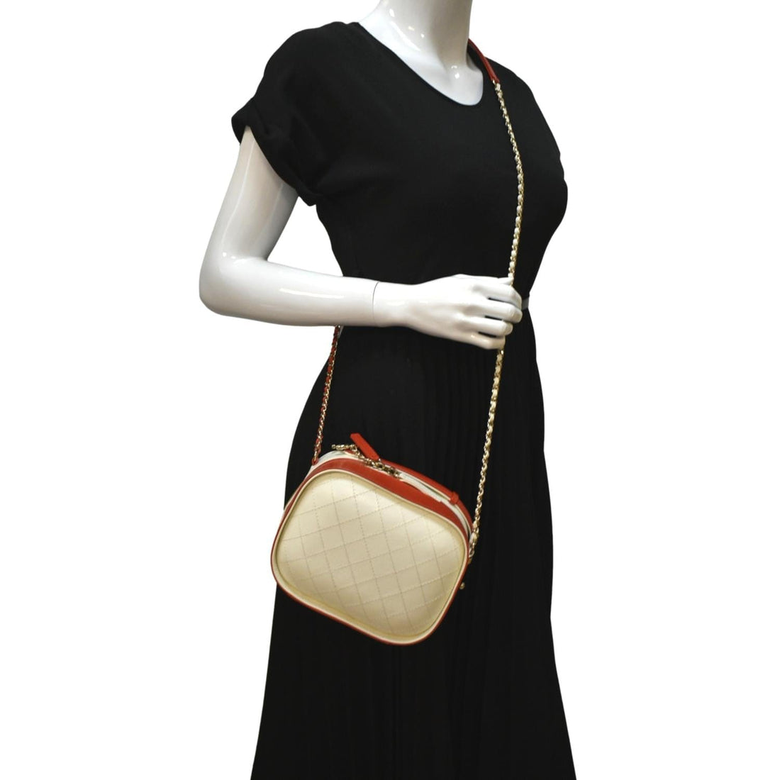 CHANEL Crumpled  Leather Vanity Case Crossbody Bag Red