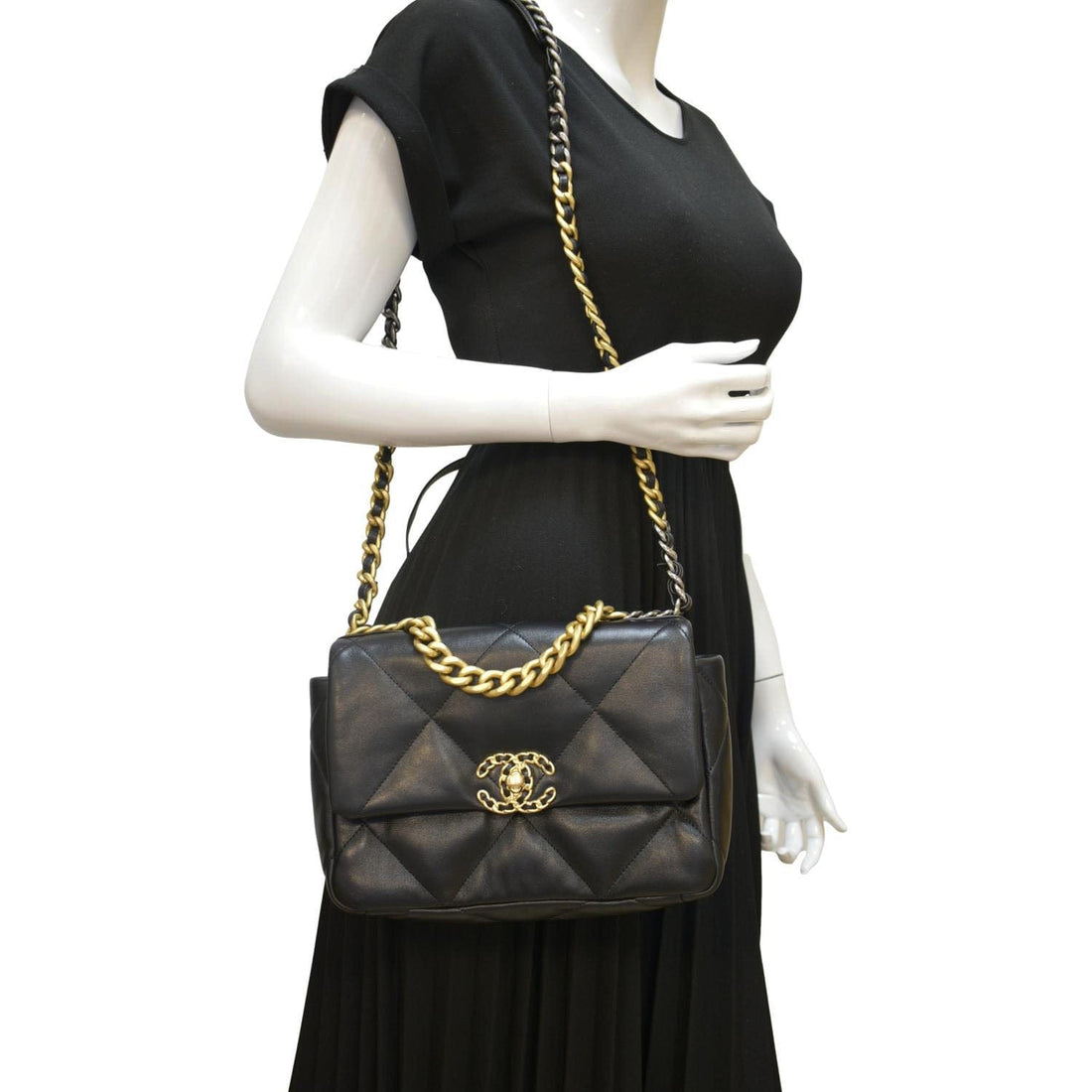 CHANEL 19 Small Flap Quilted  Leather Shoulder Bag Black