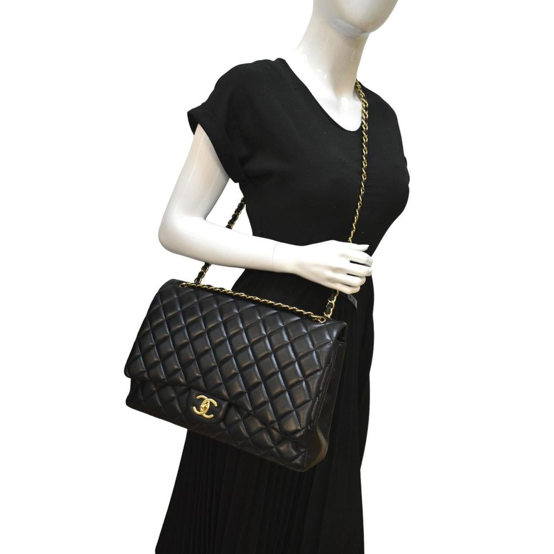 CHANEL Maxi Double Flap  Leather Shoulder Bag Black