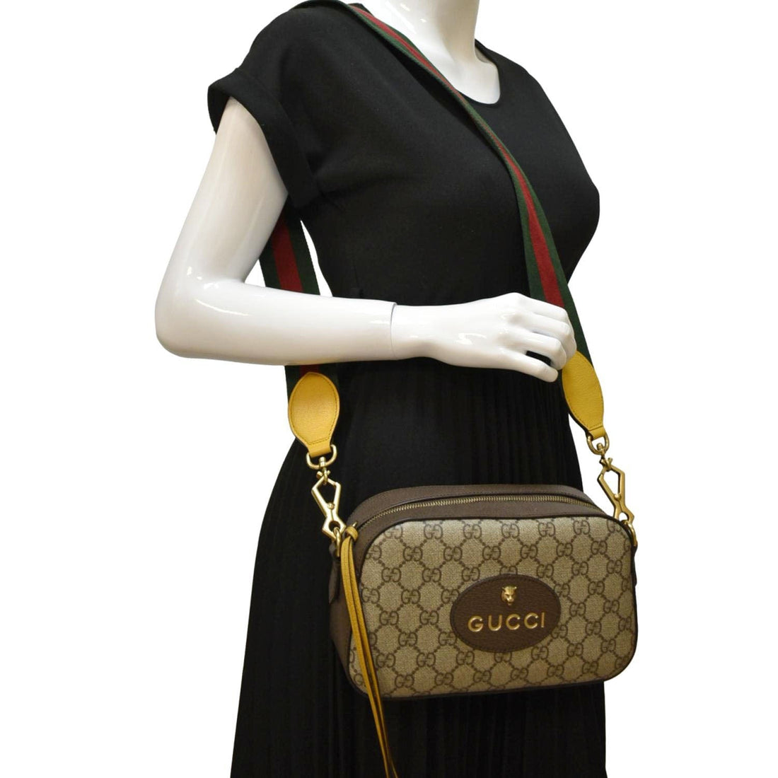 GUCCI Neo  GG Supreme Canvas Messenger Bag Beige 476466