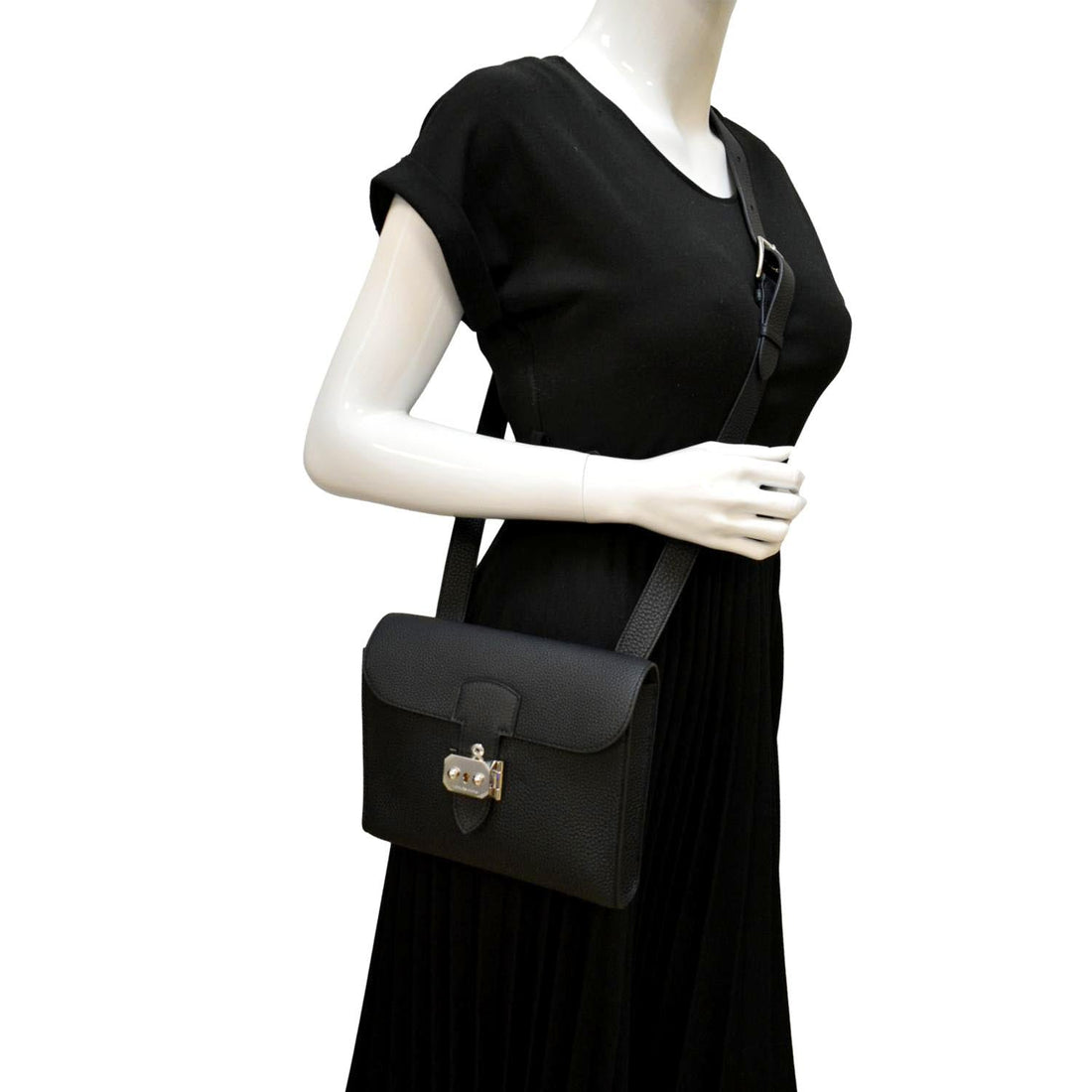 HERMES Togo Sac A Depeches 21  Leather Messenger Bag Noir